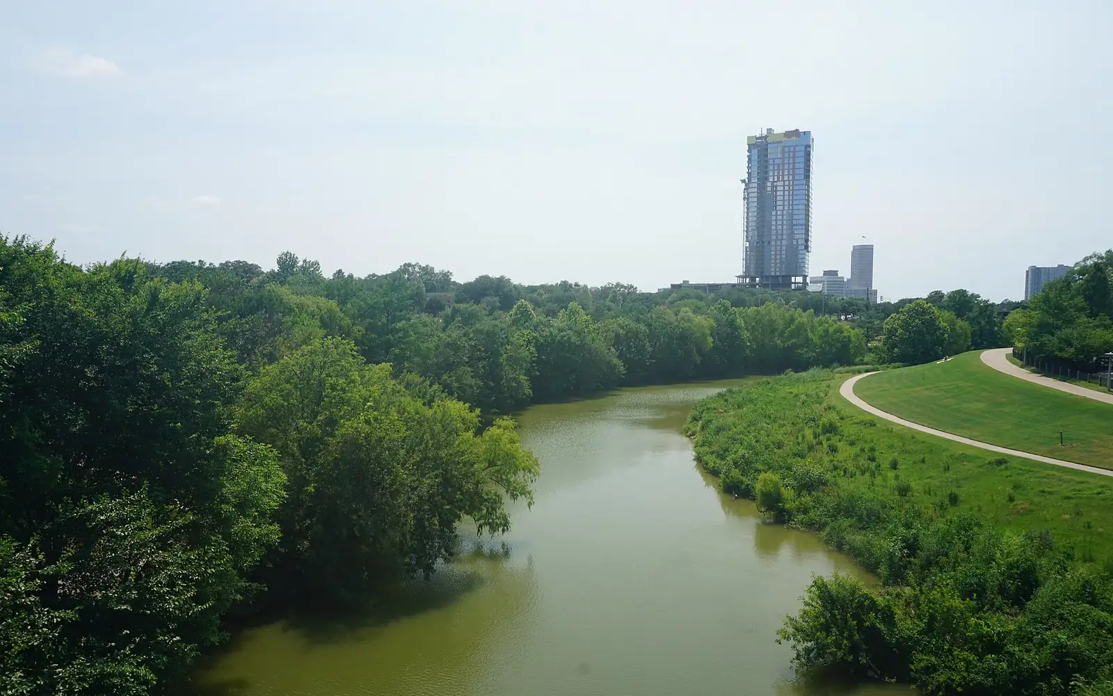 A green bend of Buffalo Bayou, Houston