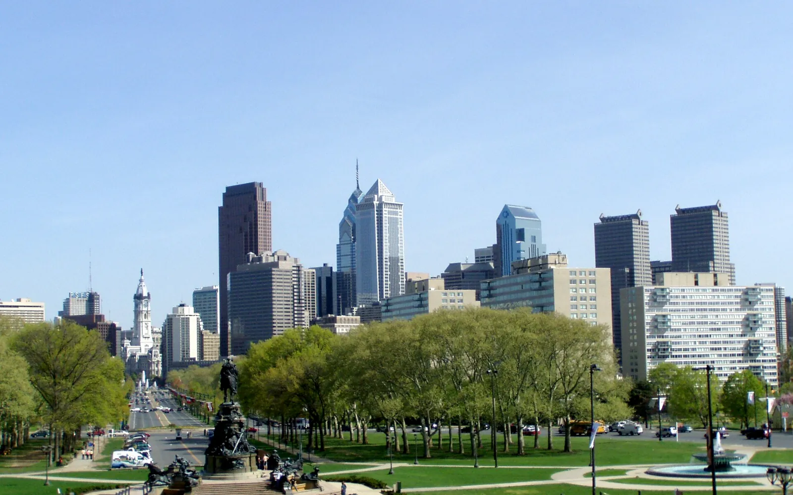 The Philadelphia skyline down the Benjamin Franklin Parkway